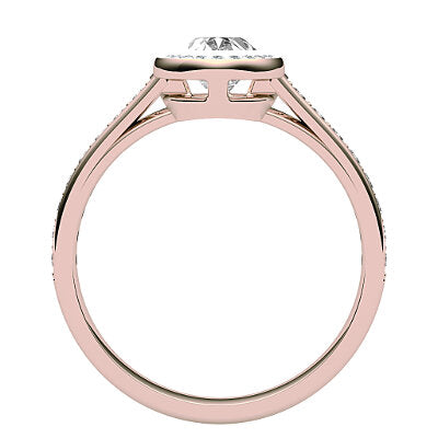 Trionfo Oval Solitaire halo Half diamond band