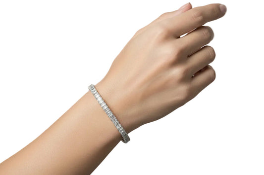 Design Emerald cut Tennis Bracelet