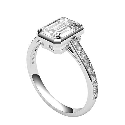 Trionfo Emerald Solitaire Half diamond band