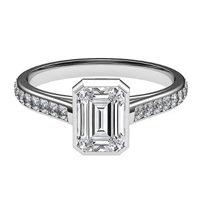 Trionfo Emerald Solitaire Half diamond band