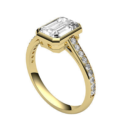 Trionfo Emerald Solitaire Half diamond band