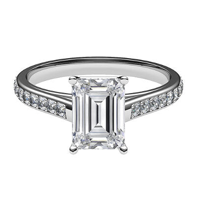 Trionfo Emerald Solitaire Half diamond band 4 Prongs