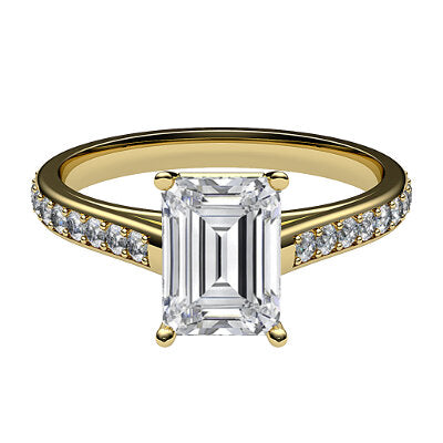 Trionfo Emerald Solitaire Half diamond band 4 Prongs