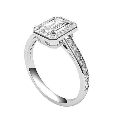 Trionfo Emerald Solitaire halo Half diamond band