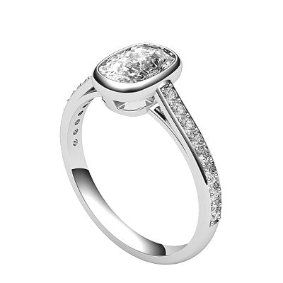 Trionfo Cushion Solitaire Half diamond band