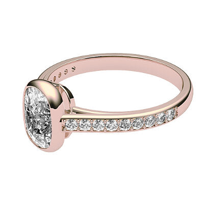 Trionfo Cushion Solitaire Half diamond band