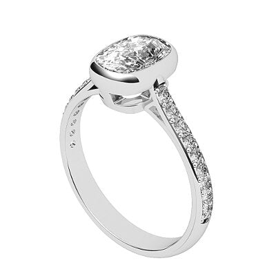 Vittoria Cushion Solitaire Half diamond band