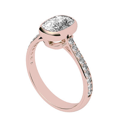 Vittoria Cushion Solitaire Half diamond band