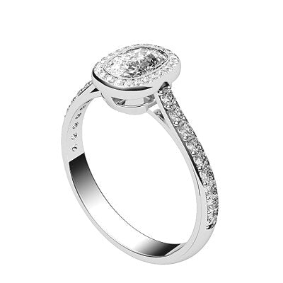 Vittoria Cushion Solitaire halo Half diamond band