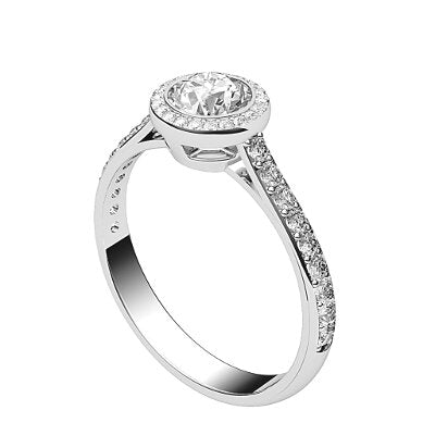 Vittoria Round Solitaire halo Half diamond band