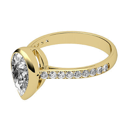 Vittoria Pear Solitaire Half diamond band