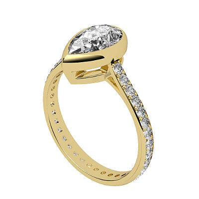 Vittoria Pear Solitaire Full diamond band