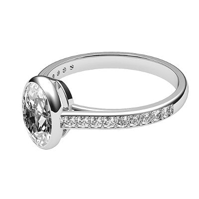 Trionfo Oval Solitaire Half diamond band