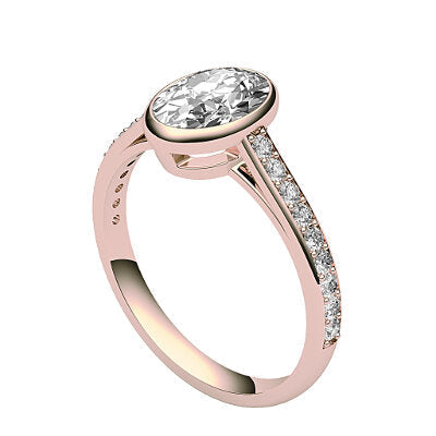 Trionfo Oval Solitaire Half diamond band