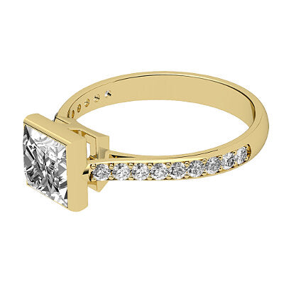 Vittoria Princess Solitaire Half diamond band